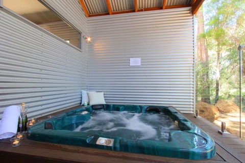 Hidden Valley Eco Spa Lodges & Day Spa - New Castle Tourism 1