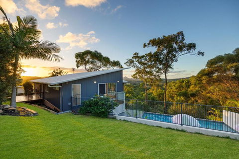 Hinterland Dreamers Poolside Retreat - Newcastle Accommodation 3