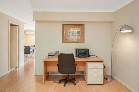 Honeysuckle Townhouses - Seafarers - Newcastle Accommodation 1