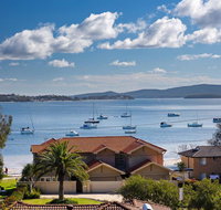 Aislinn' 3/273 Corrie Parade - air con water views BBQ - Newcastle Accommodation