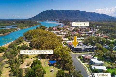 Ait Shona - Happy Place. Apt 10 Haven On The Park - Newcastle Accommodation 3