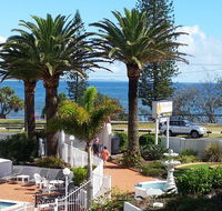 Alex Headland Beachfront - New Castle Tourism