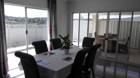 Alkimos Beach Retreat - New Castle Tourism 1