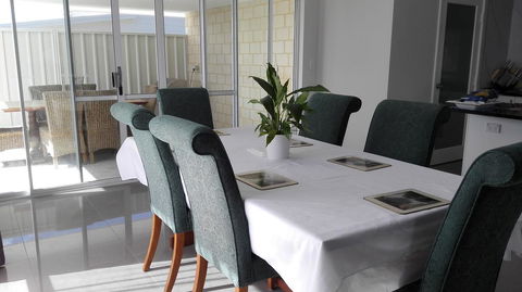 Alkimos Beach Retreat - New Castle Tourism 2