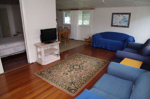 Almare, 7 Gowing Street - Newcastle Accommodation 2
