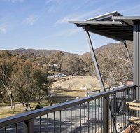 Alpine Lake Retreat - Newcastle Accommodation