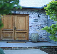 Amaroo - modern luxurious and chic - Newcastle Accommodation