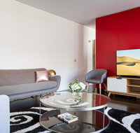 Apartment with Balcony and Parking near Racecourse - Newcastle Accommodation
