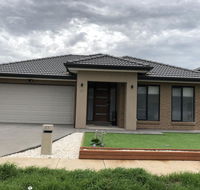 Apple House Upper Point Cook - Newcastle Accommodation