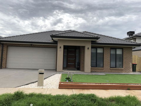 Apple House Upper Point Cook - Newcastle Accommodation 0