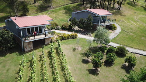 Araluen Boutique Accommodation - New Castle Tourism 0