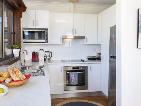 Araluen On Holden - Great Deck With Ocean Views - New Castle Tourism 3