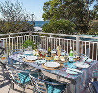 Araluen on Holden - great deck with ocean views - Newcastle Accommodation