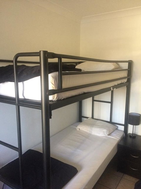 Arrival Lodge Bed & Breakfast - Newcastle Accommodation 1