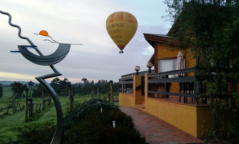 Art At Linden Gate - New Castle Tourism 1