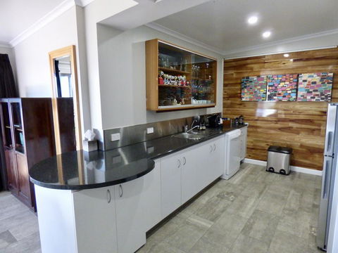 ArtHOUSE Beachfront Accommodation - New Castle Tourism 2