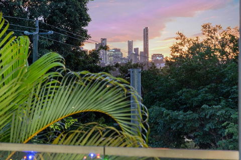 Luxurious Living - 3Bed-3Bath-1Car-Pool - Balmoral - New Castle Tourism 3