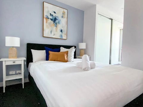 MA4004-1 BR, Lvl 40 Stylish Marco High Rise Home - Newcastle Accommodation 1