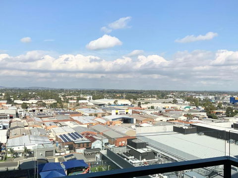 M-city Apartment - Executive Twin King Ensuites - Fully Equipped - Free Parking, Fast Wifi, Smart TV, Netflix, Complementary Drinks & Amenities - M-city Shopping Centre Clayton 3168 - Newcastle Accommodation 3