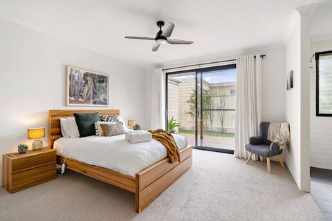 MAINBREAK - DUNSBOROUGH - Newcastle Accommodation 1