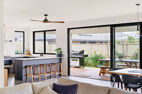 MAINBREAK - DUNSBOROUGH - Newcastle Accommodation 2