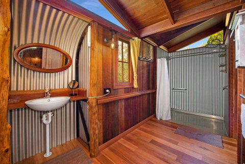 MANGO LODGE River Heads - Newcastle Accommodation 3