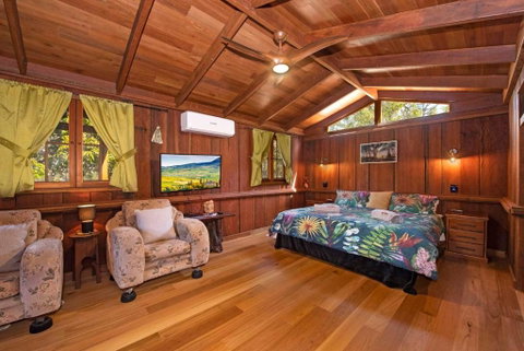 MANGO LODGE River Heads - Newcastle Accommodation 1