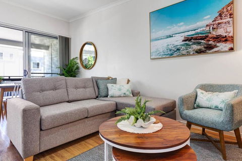 MARJ12- Stylish And Spacious - Newcastle Accommodation 0