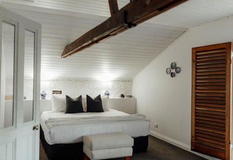 MARYBANK ESTATE - BARN LOFT - Newcastle Accommodation 1