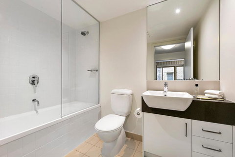 Melbourne Carlton Central Apartment Hotel Official - Newcastle Accommodation 2