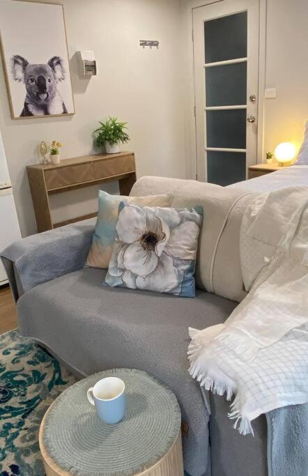 MEPLE, Tiny Home, Pets, Walk2Food, WiFi, Bfast, - Newcastle Accommodation 2