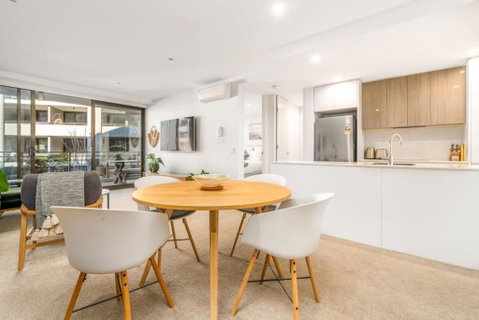 Modish Apartment Near Parliamentary Triangle - Newcastle Accommodation 3