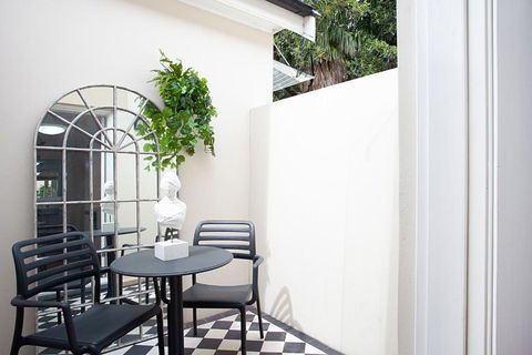 Modern And Cosy Inner West Apartment - Newcastle Accommodation 2