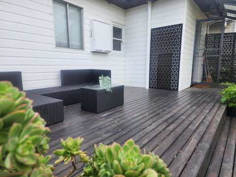 Modern Cottage Near Morwell CBD, Queen Beds, Netflix & Free Wifi - Newcastle Accommodation 2