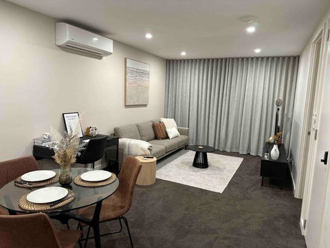 Modern Griffith Apartment - Newcastle Accommodation 2