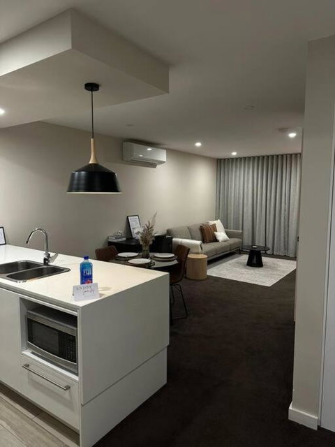 Modern Griffith Apartment - Newcastle Accommodation 1