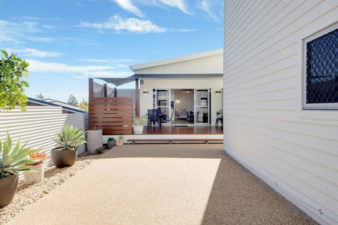 Modern Luxury Studio Apartment - Newcastle Accommodation 1