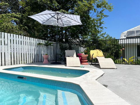 Modern Pool Oasis & Seaside Abode - Newcastle Accommodation 2