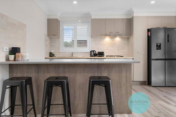 Modern Townhouse In The Heart Of Adamstown with Newcastle Accommodation