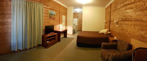Mud Hut Motel - Newcastle Accommodation 0