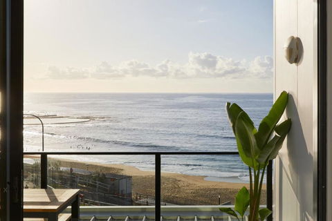 Nalu - Newcastle Accommodation 1