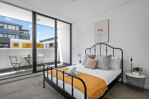 NEW 3BR Apt In Kingsgrove Sleeps 7 - Newcastle Accommodation 0