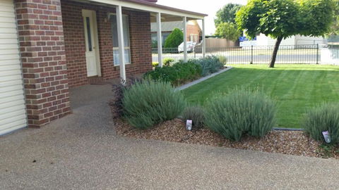 Numurkah Self Contained Apartments - The Mieklejohn - Newcastle Accommodation 3