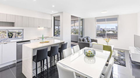 Oaks Brisbane Woolloongabba Suites - New Castle Tourism 2