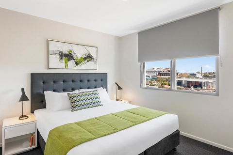 Oaks Brisbane Woolloongabba Suites - New Castle Tourism 1