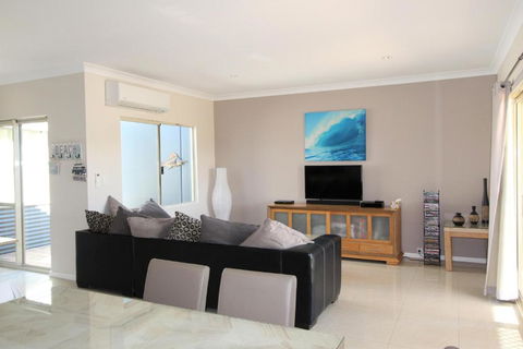 Ocean Breeze - New Castle Tourism 1