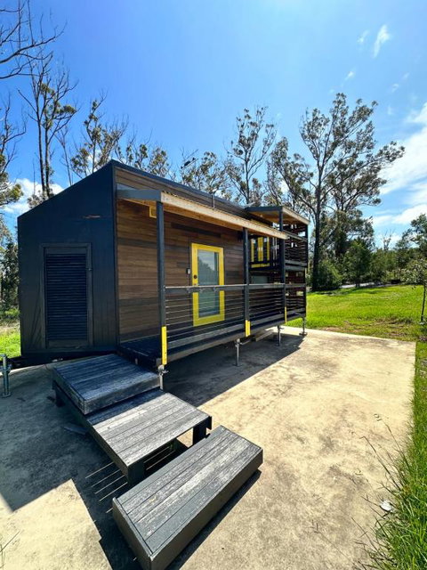 Ocean Breeze Tiny House - Ocean And Lake View - Newcastle Accommodation 1