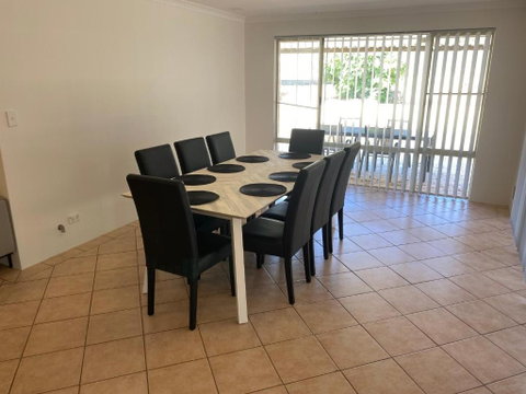 Ocean Keys Family Accommodation - Newcastle Accommodation 2