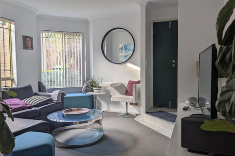 Ocean Villa - Newcastle Accommodation 0