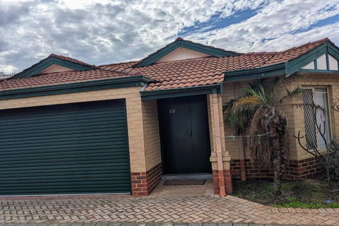 Ocean Villa - Newcastle Accommodation 3
